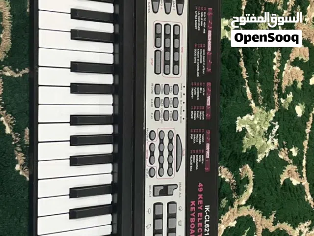 الة بيانو نضيفه وليسى فيه أي عطل شبه جديد