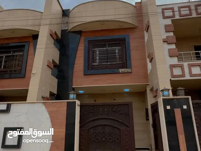 220 m2 4 Bedrooms Townhouse for Sale in Baghdad Saidiya