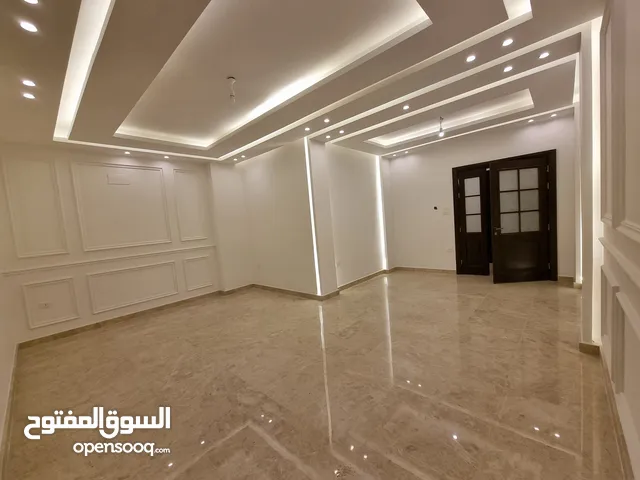 بالاقساط شقق فاخرة 220م في دير غبار – إطلالة – تدفئة تحت البلاط – تشطيب فيلل