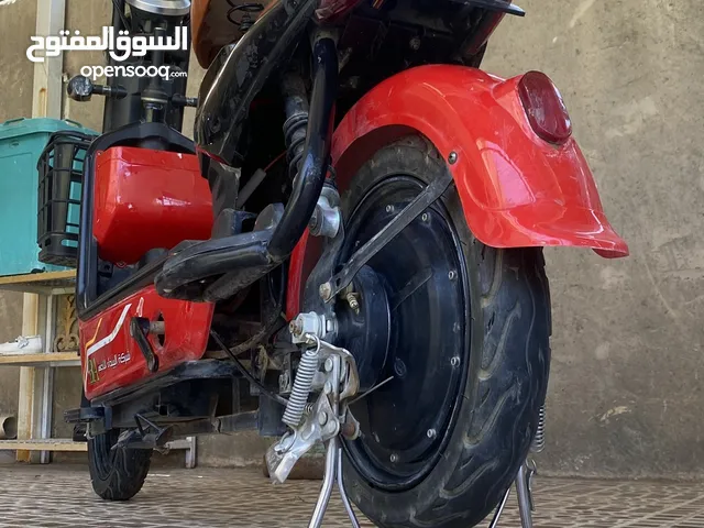 السلام عليكم ورحمة الله وبركاته دراجه للبيع نضيفه اخت الجديدة وماشيه قليل والسرعة 38 سرعه مناسبه