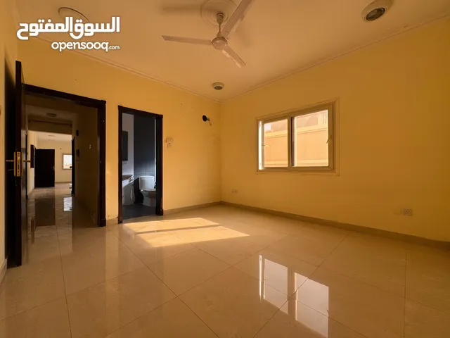 2 BR 3 Bath - elevator - Spacious - laundry            2 غرفة نوم 3 حمامات - مصعد - واسع - غرفة غسيل