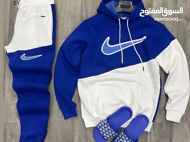 فانيلات رياضية