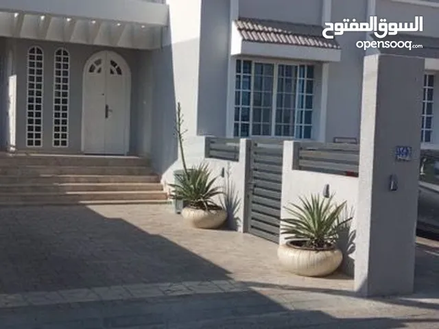 villa for sale in al khuwair 17/1
