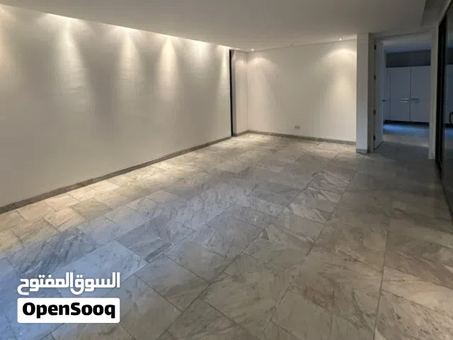 فيلا مع مسبح خاص للإيجار في أبو الحصانية