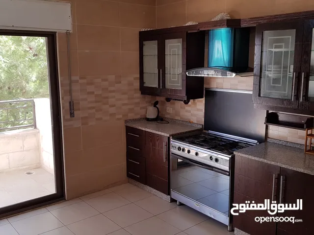 شقة مفروشة للايجار 3 نوم وصاله وصالون قرب دوار الشوابكه/المرج