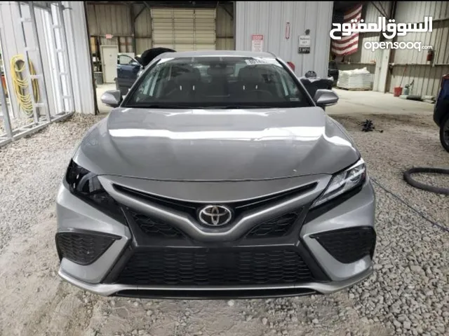 كامري موديل 2021 نوعيه XSE حادثها بسيط بدون اضرار كبيره..