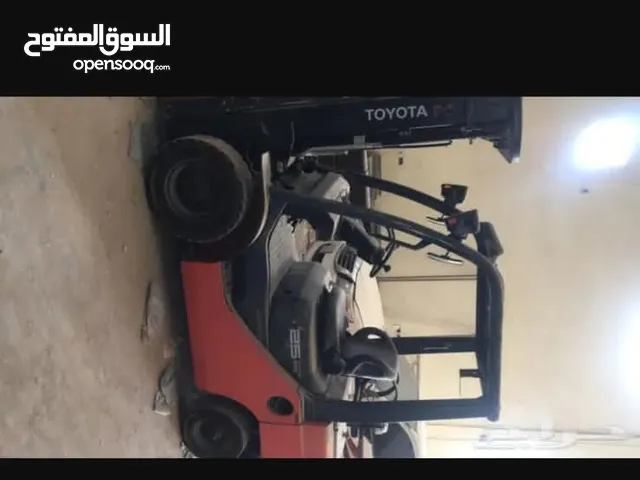 2015 Forklift Lift Equipment in Al Riyadh