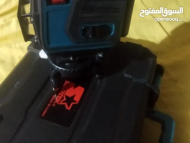 ميزان ليزر ستار 12خط مدي 30متر +حامل متر ونص استعمال يوم واحد بس لسه جديد بحاله بجميع مشتملاته