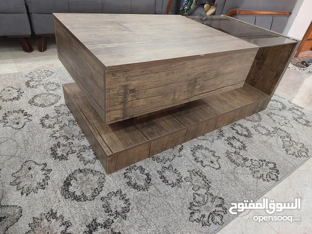 طاولة وسط مع طاولات سيرفس للبيع