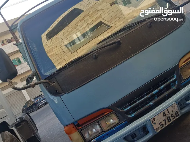 شاحنة ايسوزو مستعملة موديل 1997 لعشاق النقل والمشاريع