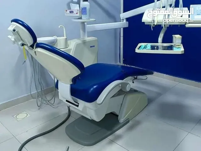 كرسي عيادة اسنان للبيع بسعر 700 دينار