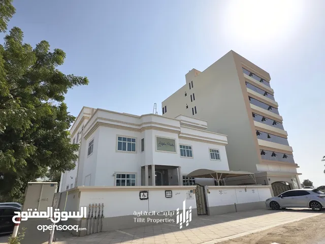 للبيع مبنى سكني شقق على ارض سكني تجاري، مأجر لشركات، الموقع الموالح الشمالية قريب من الموج