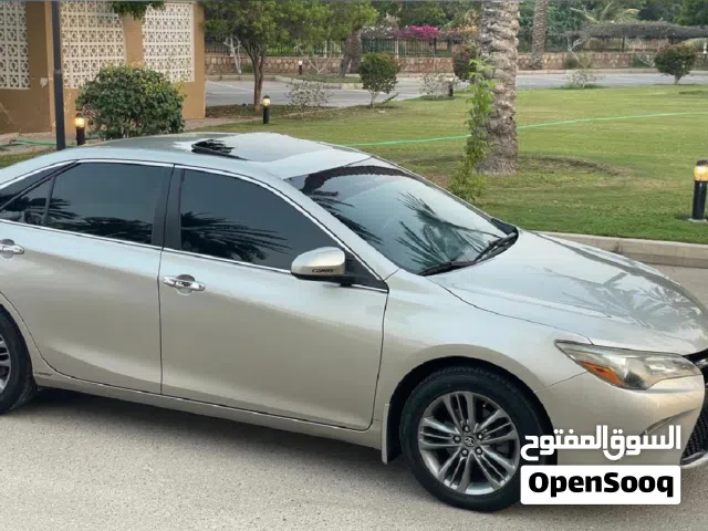 Camry 2017 SE فتحة سقف + شاشة + تشغيل عن بعد مكينة وجير ممتاز بسعر مناسب
