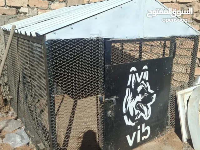 للبيع قفص كلاب 2×2 وارتفاع 1.5 متر قفص حديد قوي بشبك متين، وباب حديد برسمة vip.