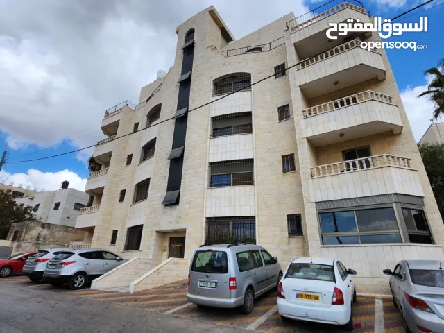 شقه روف للبيع في منطقه هادئه مطله في بيتونيا قرب مدارس نور الهدى من المالك مباشرة وبدون عموله