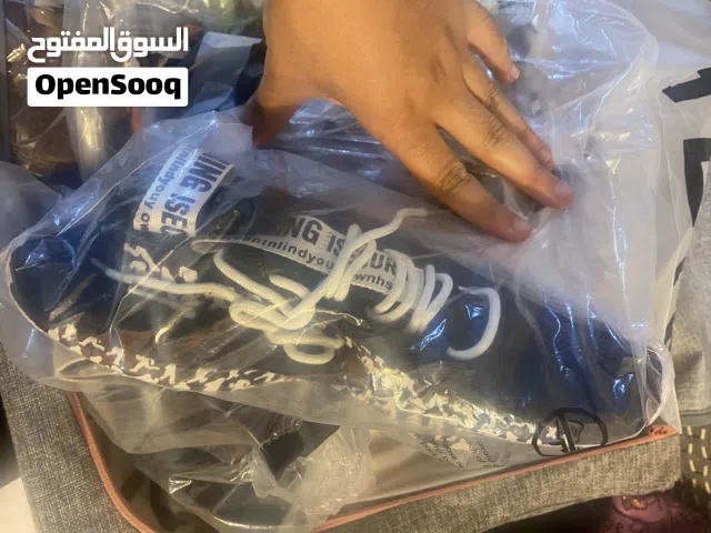 بوات وصنادل وهيلزات اوروبية بحالة الجديد