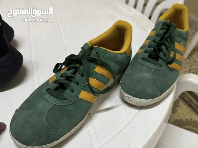 44 Sport Shoes in Amman