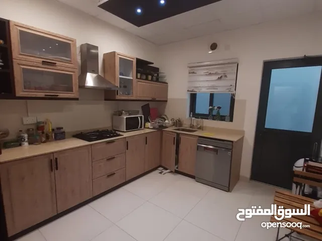 300 m2 4 Bedrooms Villa for Rent in Northern Governorate Madinat Hamad