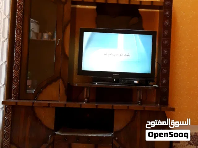 مكتبة للبيع مع الشاشة