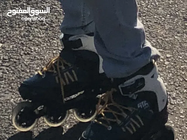 سكيت oxeloاستعمال خفيف كنت شاريه3500بس عشان استعمال2999ج بس المكان الأسمعليه رن علي رقم