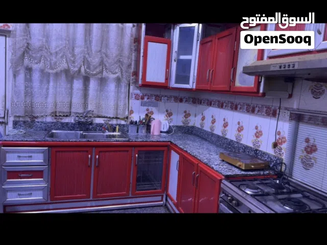 كاونتر تفصال 7 متر زاوية حرف L طابقين بحالة جيدة