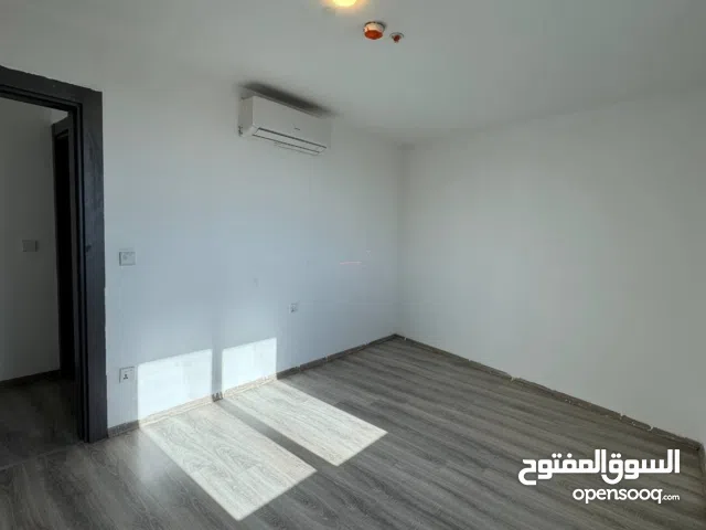 شقه للايجار في مجمع لايف تاورز المساحة 116 م