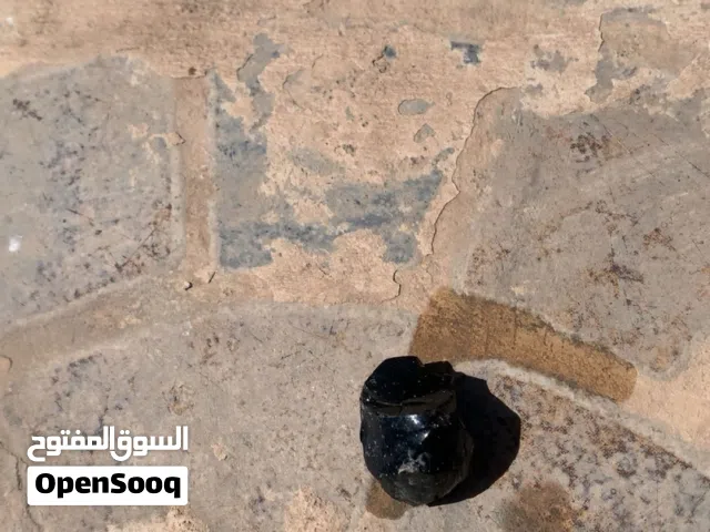 حجر كريم واتوقع انه الماس اسود