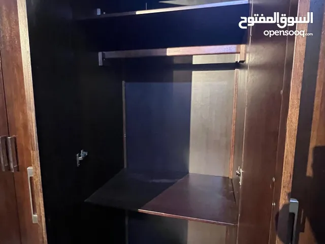 غرفة نوم ماستر قمة بالروعة تفصيل خشبها لاتيه18و زان صلب ، تتكون من خزانة 6ابواب وتخت مزدوج وتسر
