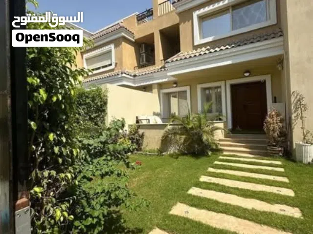 فيلا مميزة بجوار مدينتي للبيع بالتقسيط علي 12سنة في كمبوند سراي Sarai New Cairo