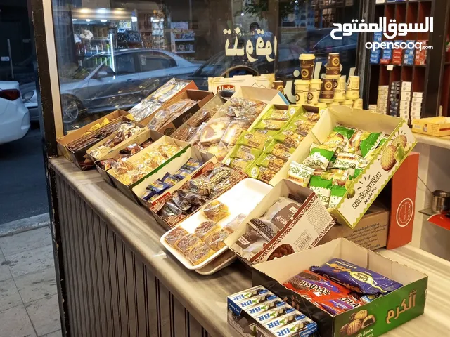 قهوة للبيع في الوسط التجاري موقع حيوي وسعر مميز