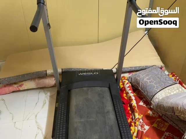 للبيع جهاز مشي مستعمل استخدام سنتين