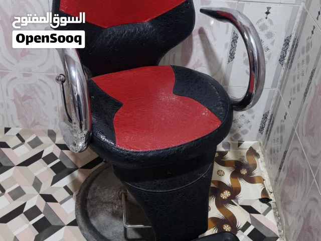 كرسي حلاقه بحاله جيده للبيع