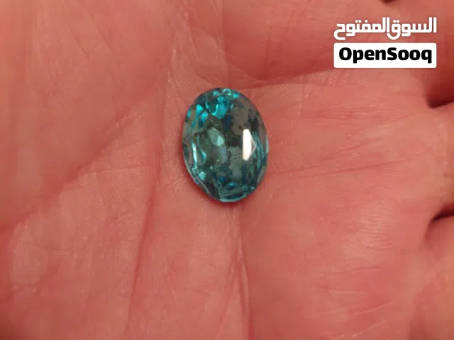 حجر توباز ازرق لندني وارد البحرين