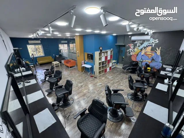 أكاديمية حلاقة وتجميل