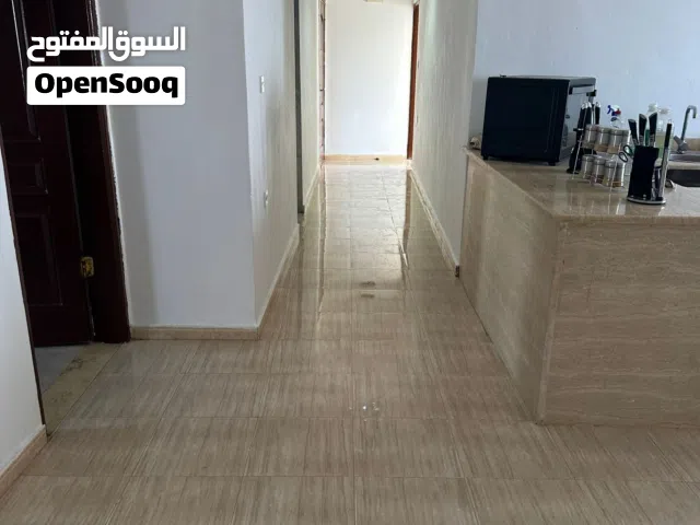 شقة للايجار نص مفروشة