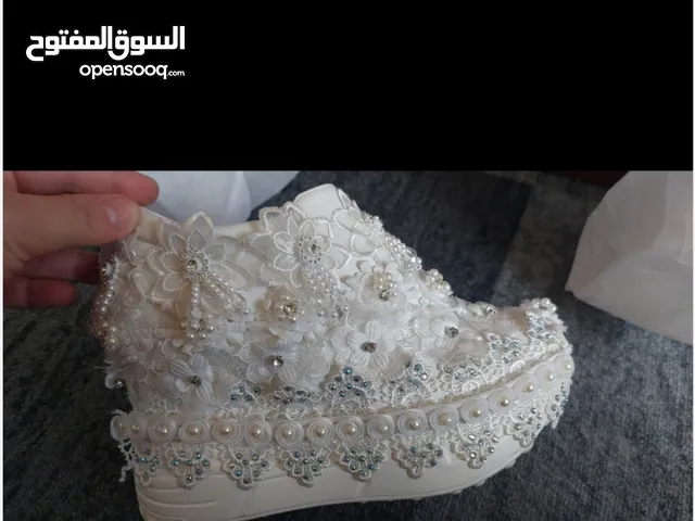 بوط عرايسي لبسة وحدة نمرة 37