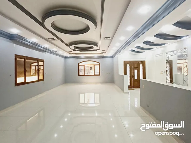 1m2 5 Bedrooms Townhouse for Rent in Kuwait City Jaber Al Ahmed