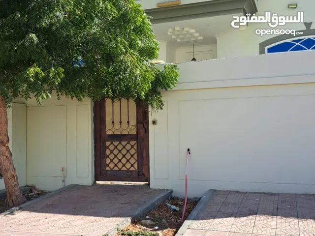 253 m2 5 Bedrooms Villa for Sale in Muscat Al Maabilah
