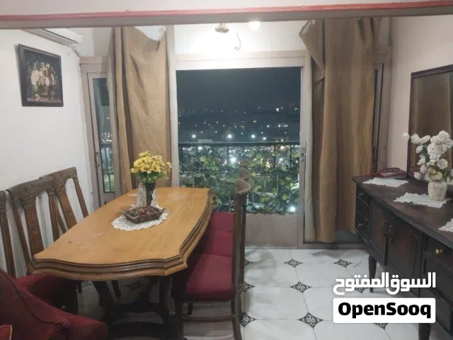 شقة ( مفروشه)  بمصر الجديدة بصلاح سالم عمارات خلف العبور تطل على دار المشاه مباشره