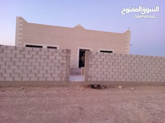 105 m2 3 Bedrooms Townhouse for Sale in Mafraq Al-Khalidya