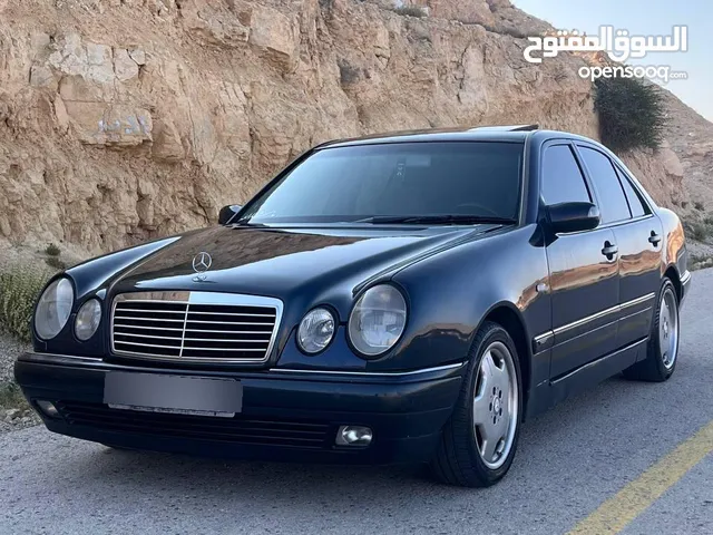 قرش ونص موديل 99 بحالة الوكاله ولون مميز