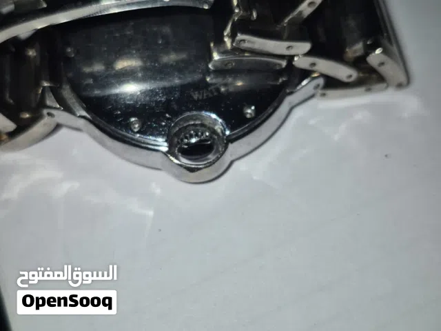 ساعتين كارتير شيك للبيع الساعة الأولى ستانلس ستيل بفصوص وتصميم أنيق الساعة الثانية بسير جلد أسود وتص