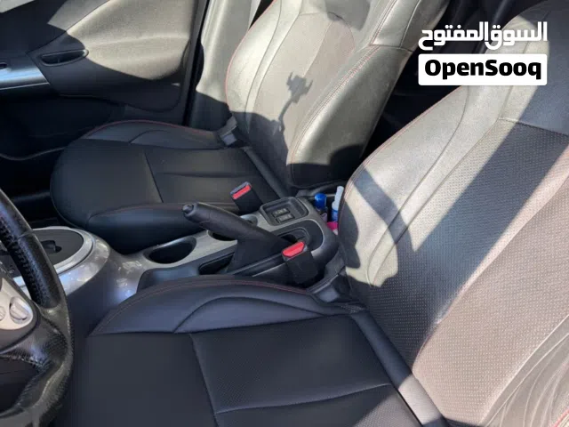 2011 نيسان جوك Standard