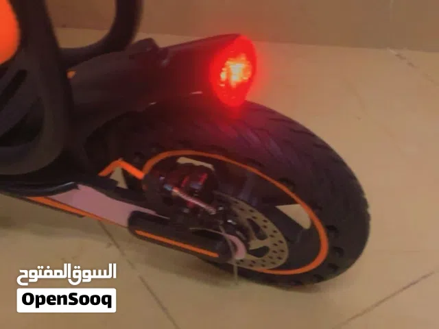 سكوتر   كهربائي مزود ب  كرسي وشنط