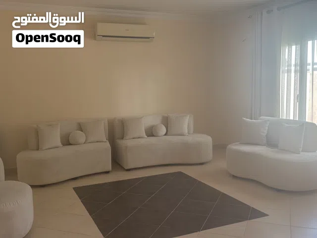 7 person couch set for sale طقم كنبات 7 اشخاص للبيع