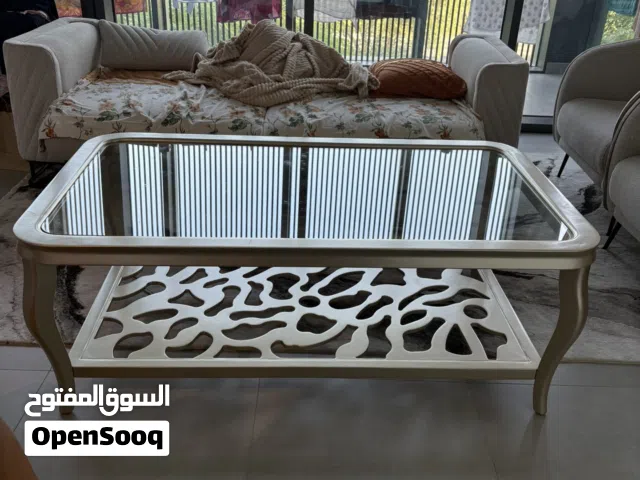 Coffee table Minimally used for last 2 months