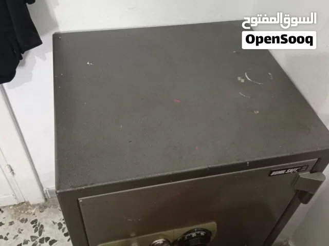 خزنة من بوميل ساف