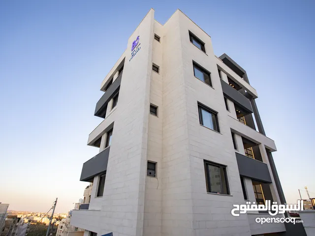 شقة طابق اول مساحة  111 م بالجبيهة بالقرب من مدرسة ريتال جسر ياجوز كاش او اقساط من المالك