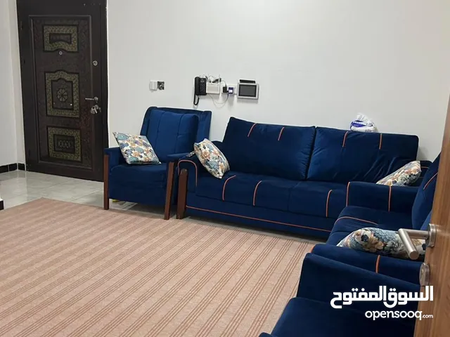 شقة سكنية للايجار مفروشة في مجمع الامل 1سكني الشقة ارضية موقع ممتاز