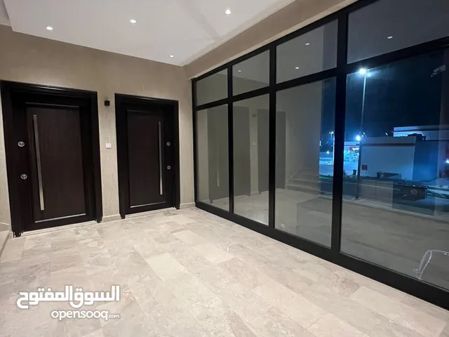 215 m2 1 Bedroom Apartments for Rent in Al Madinah Al Mindassah